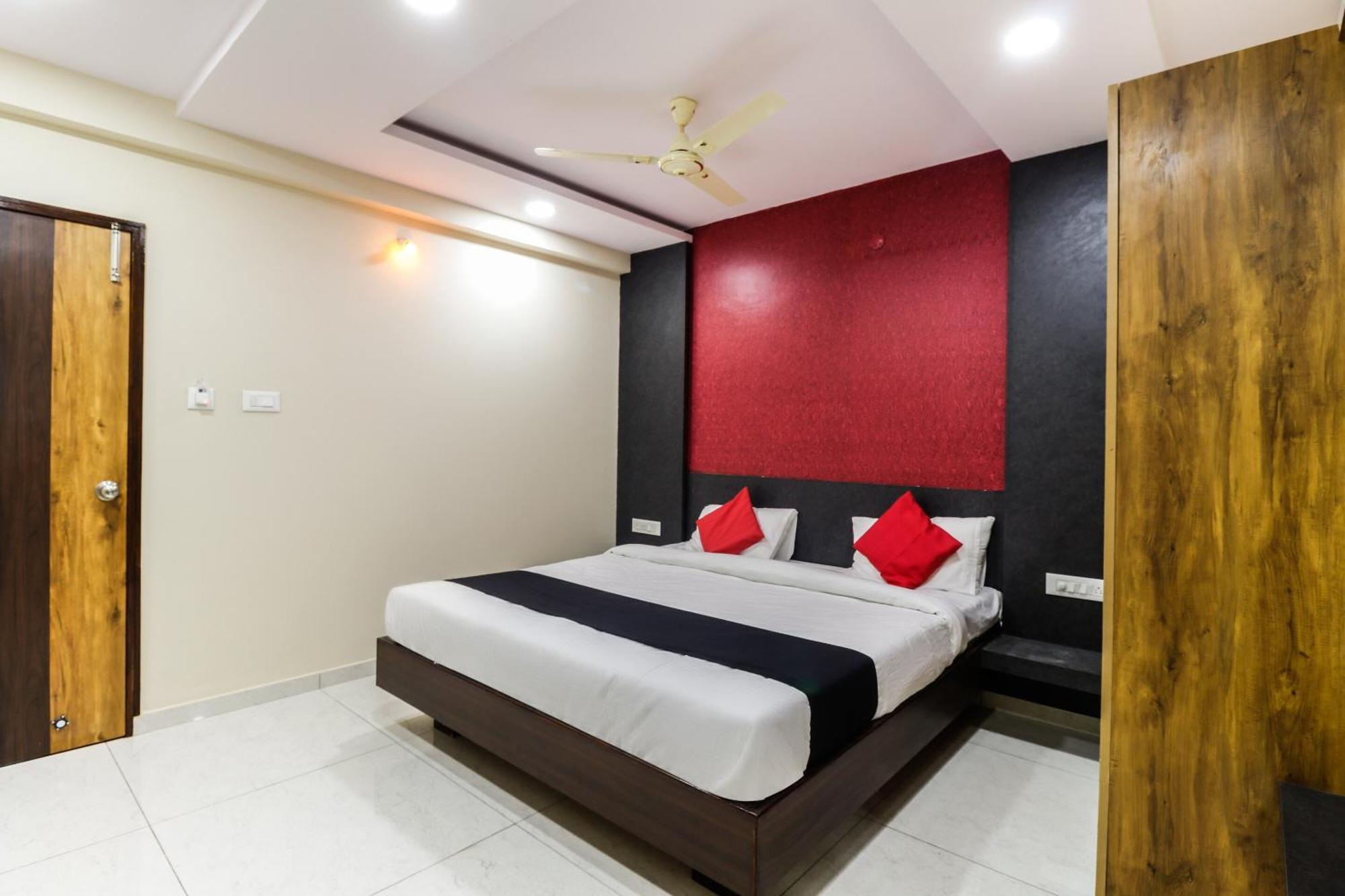 فندق سبوت أون 62363 إن آر ريزدينسي Yelahanka المظهر الخارجي الصورة